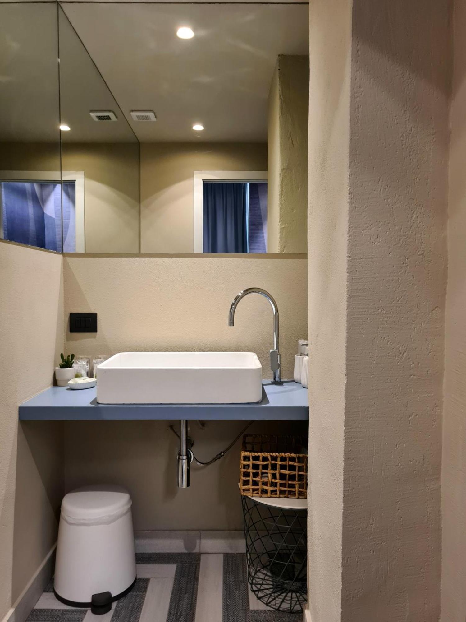 Serendipity Rooms - Navigli ミラノ エクステリア 写真