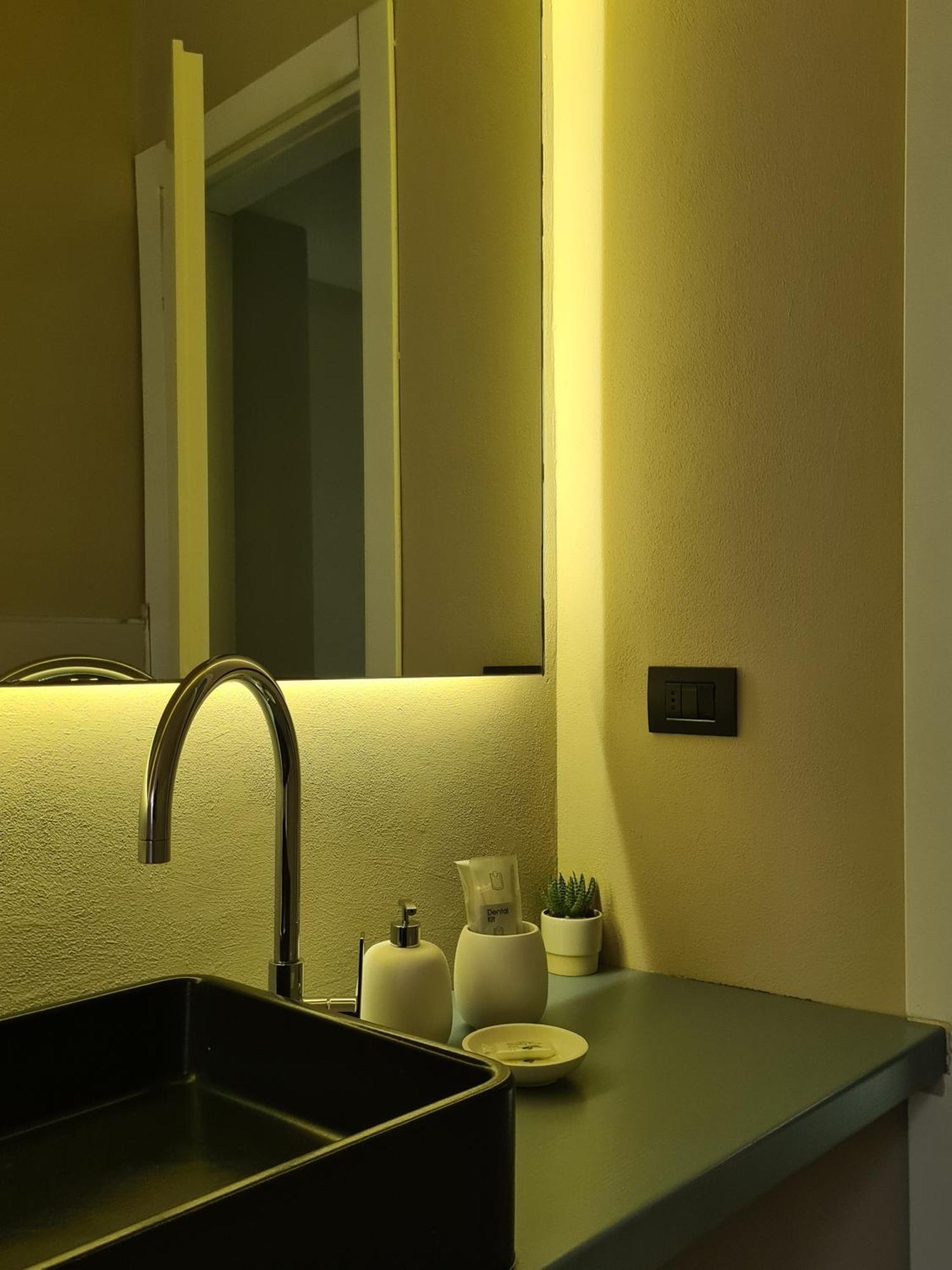 Serendipity Rooms - Navigli ミラノ エクステリア 写真